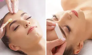Dwa etapy depilacji brwi woskiem: aplikacja wosku i zerwanie paska. Perfekcyjny kształt brwi.